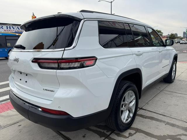 Photo of 2023 White Jeep Grand Cherokee L