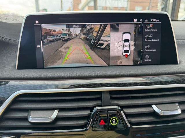 Photo of 2022 White BMW 740