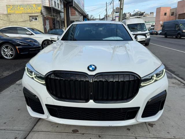 Photo of 2022 White BMW 740