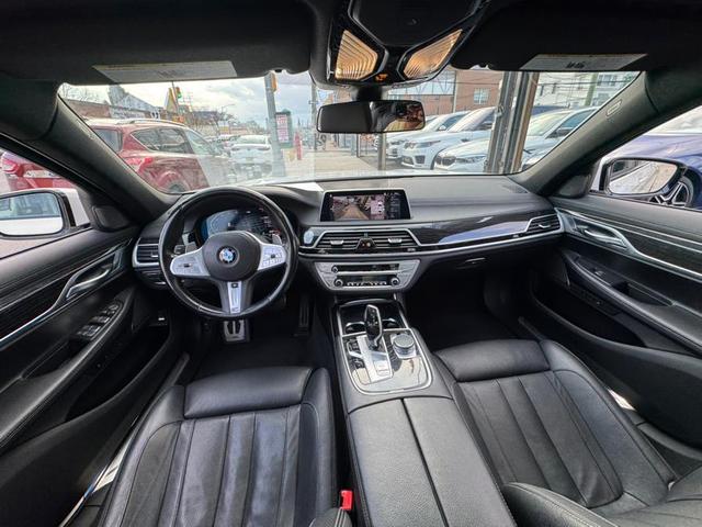 Photo of 2022 White BMW 740