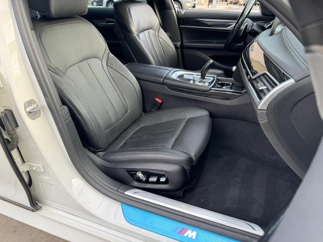Photo of 2022 White BMW 740