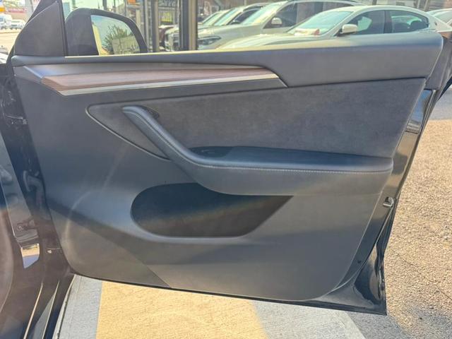 Photo of 2023 Black Tesla Model Y