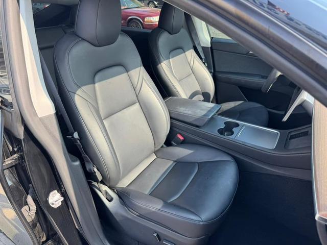 Photo of 2023 Black Tesla Model Y