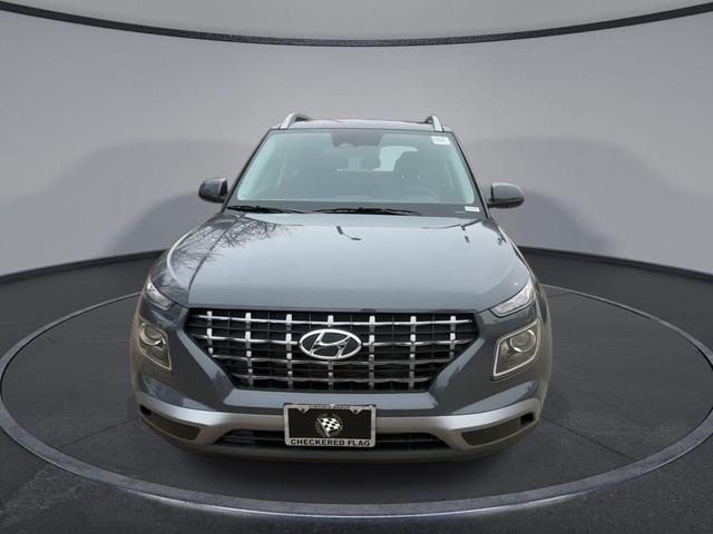 Photo of 2025 Gray Hyundai VENUE