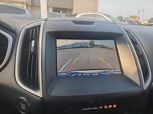 Photo of 2019 White Platinum Metallic Tri-Coat Ford Edge