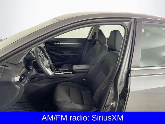 Photo of 2023 Gun Metallic Nissan Altima