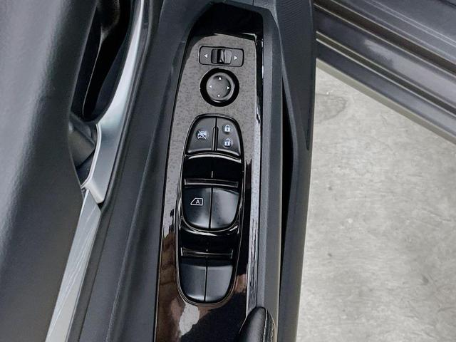 Photo of 2023 Gun Metallic Nissan Altima