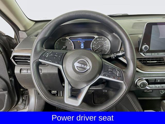 Photo of 2023 Gun Metallic Nissan Altima