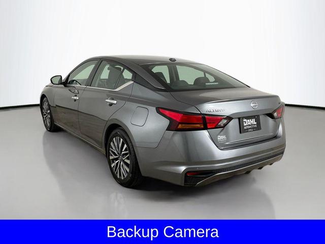 Photo of 2023 Gun Metallic Nissan Altima