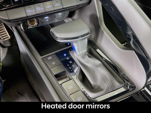 Photo of 2025 Serenity White Hyundai ELANTRA