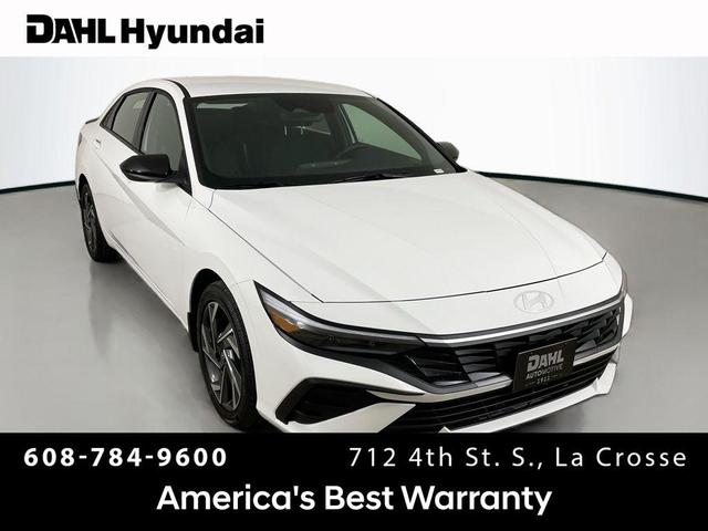 Photo of 2025 Serenity White Hyundai ELANTRA