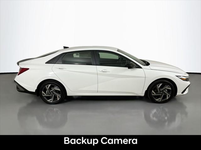Photo of 2025 Serenity White Hyundai ELANTRA