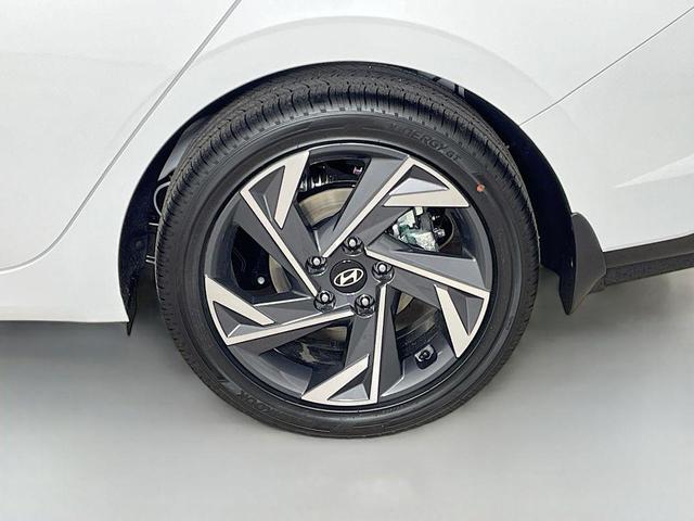Photo of 2025 Serenity White Hyundai ELANTRA