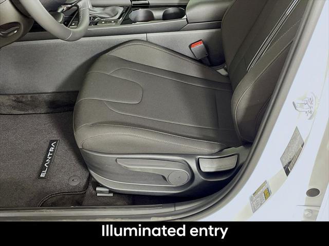 Photo of 2025 Serenity White Hyundai ELANTRA