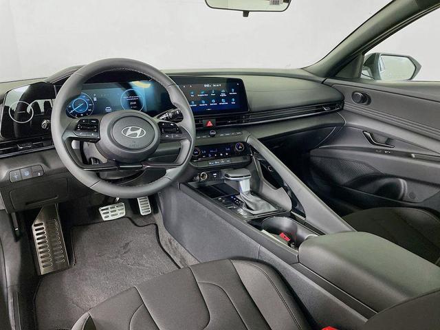 Photo of 2025 Serenity White Hyundai ELANTRA
