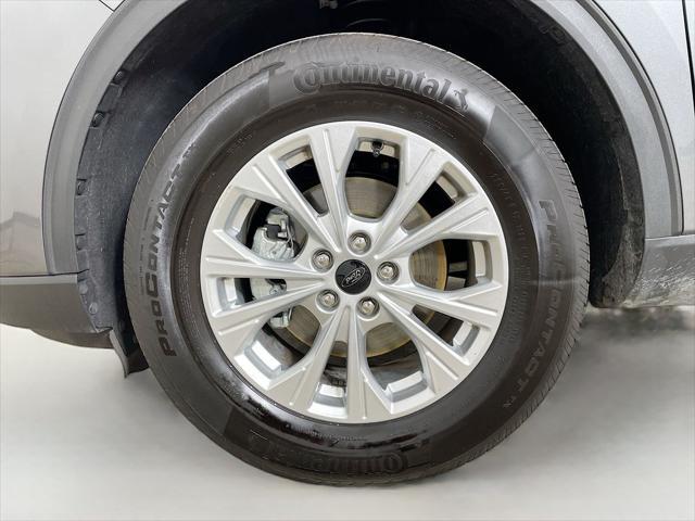 Photo of 2024 Carbonized Gray Metallic Ford Escape