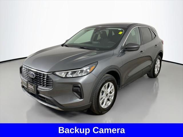 Photo of 2024 Carbonized Gray Metallic Ford Escape