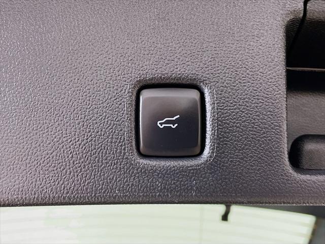 Photo of 2024 Carbonized Gray Metallic Ford Escape