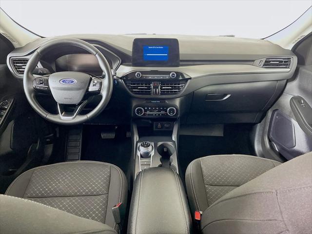Photo of 2024 Carbonized Gray Metallic Ford Escape