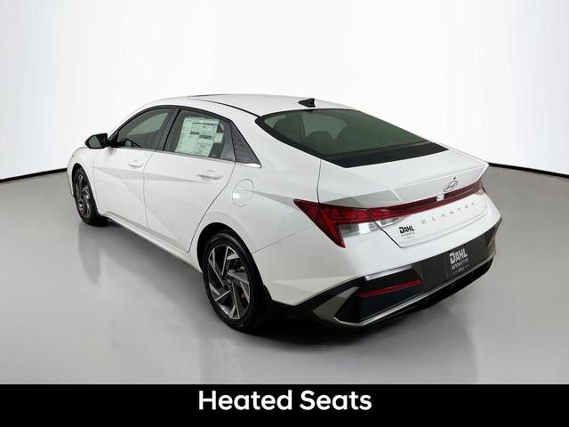 Photo of 2025 Serenity White Hyundai ELANTRA