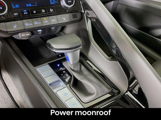 Photo of 2025 Serenity White Hyundai ELANTRA