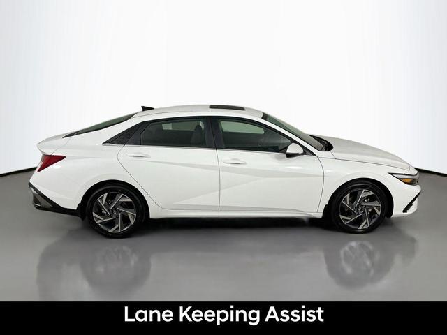 Photo of 2025 Serenity White Hyundai ELANTRA