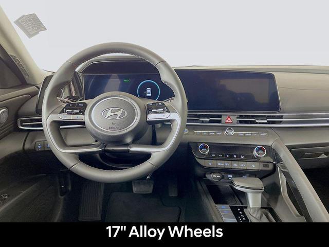 Photo of 2025 Serenity White Hyundai ELANTRA