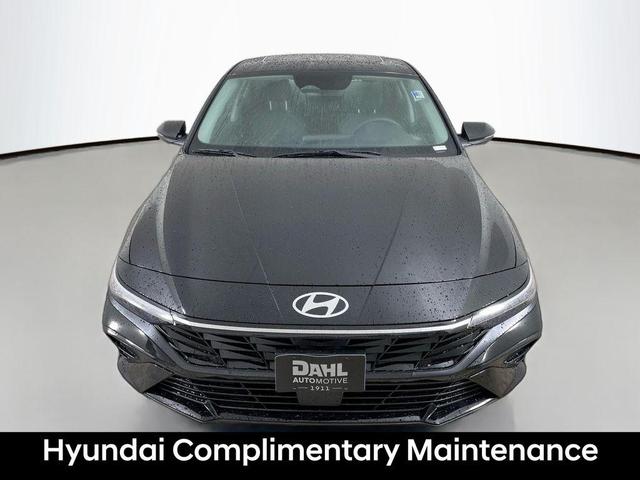 Photo of 2025 Abyss Black Hyundai ELANTRA