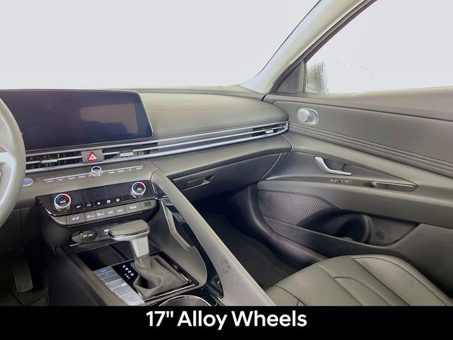 Photo of 2025 Abyss Black Hyundai ELANTRA