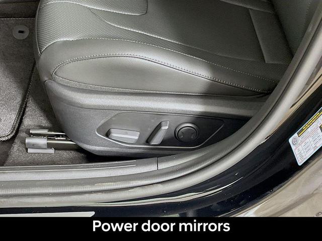 Photo of 2025 Abyss Black Hyundai ELANTRA
