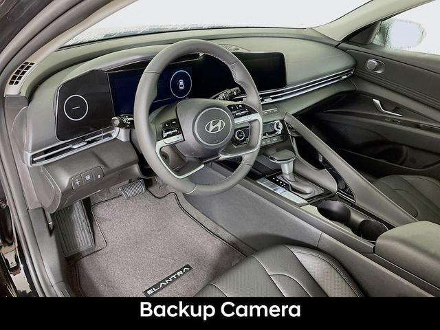 Photo of 2025 Abyss Black Hyundai ELANTRA