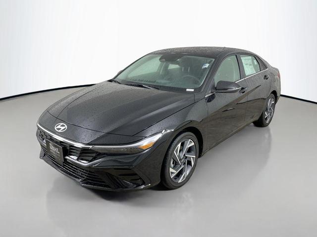 Photo of 2025 Abyss Black Hyundai ELANTRA
