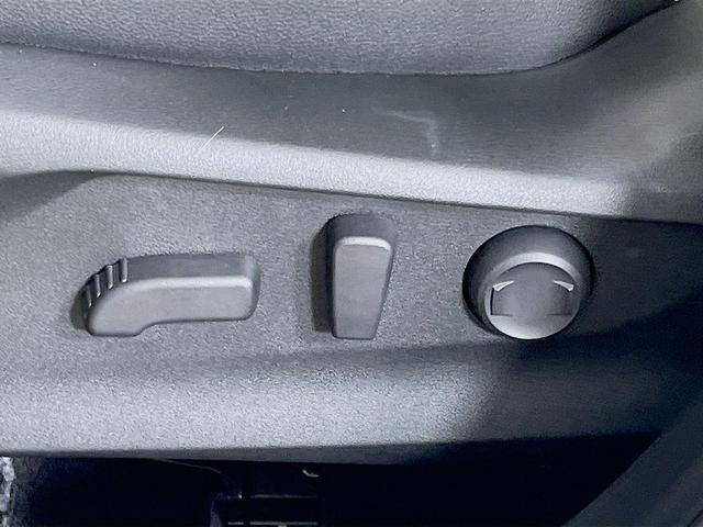 Photo of 2025 White Pearl Subaru Forester