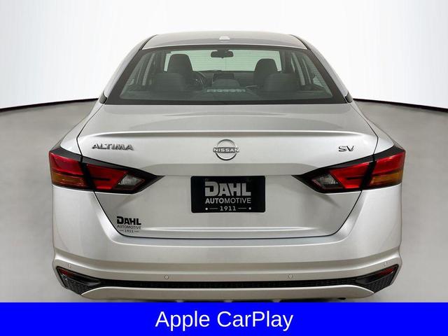 Photo of 2023 Brilliant Silver Metallic Nissan Altima
