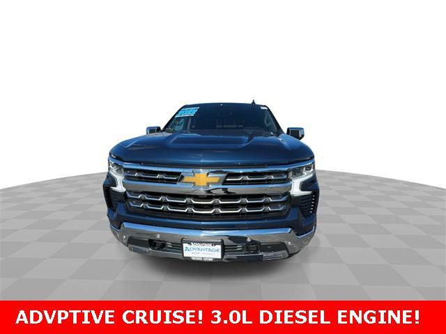 Photo of 2022 Northsky Blue Metallic Chevrolet Silverado 1500