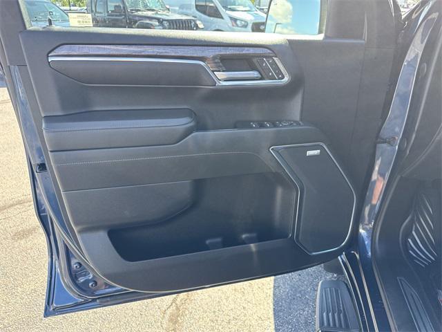 Photo of 2022 Northsky Blue Metallic Chevrolet Silverado 1500