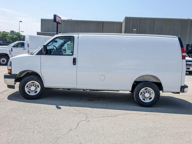 Photo of 2025 Summit White Chevrolet Express 2500