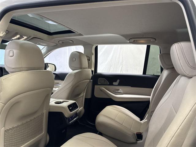 Photo of 2022 White Mercedes-Benz GLS 450