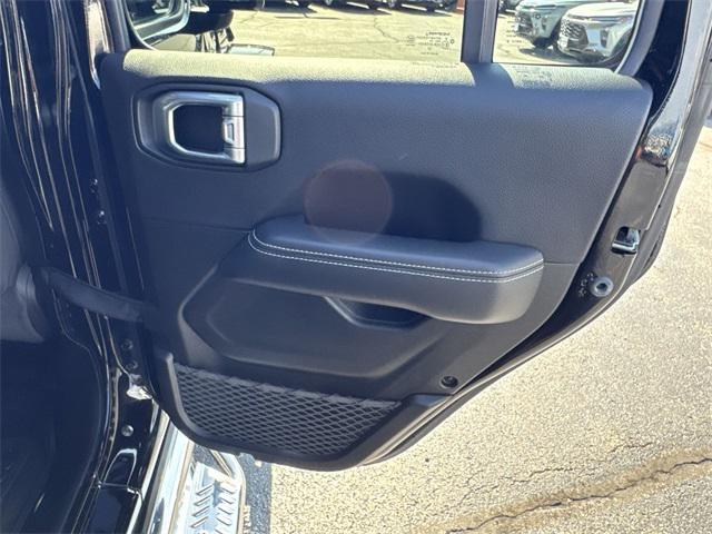 Photo of 2022 Black Clearcoat Jeep Wrangler Unlimited