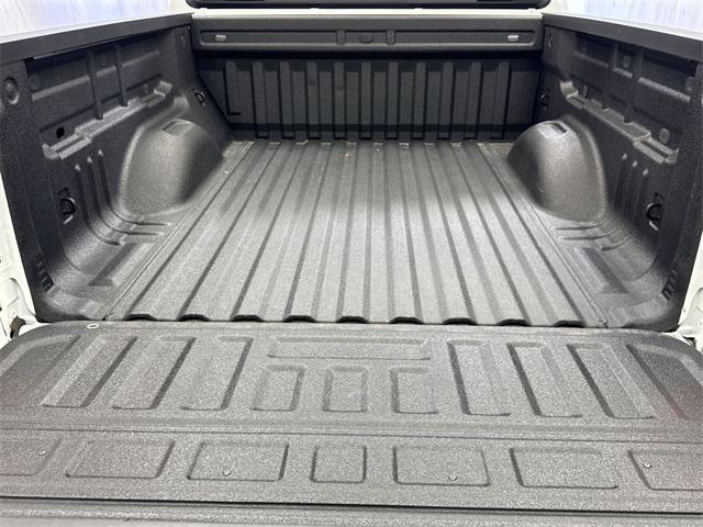 Photo of 2022 Summit White Chevrolet Colorado