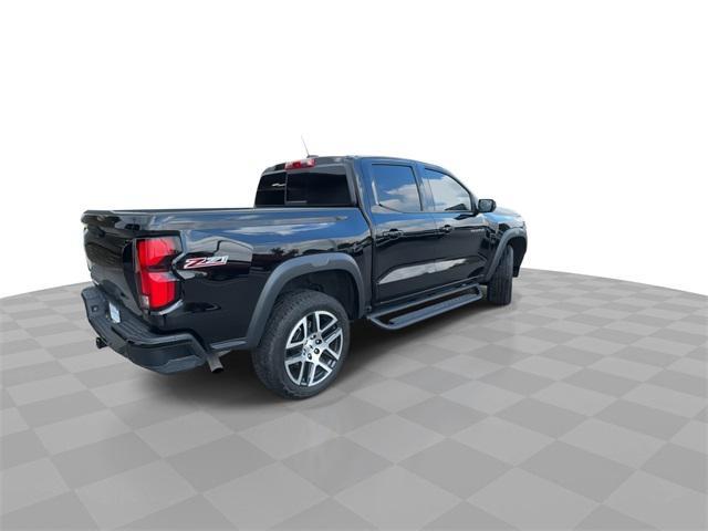 Photo of 2024 Black Chevrolet Colorado