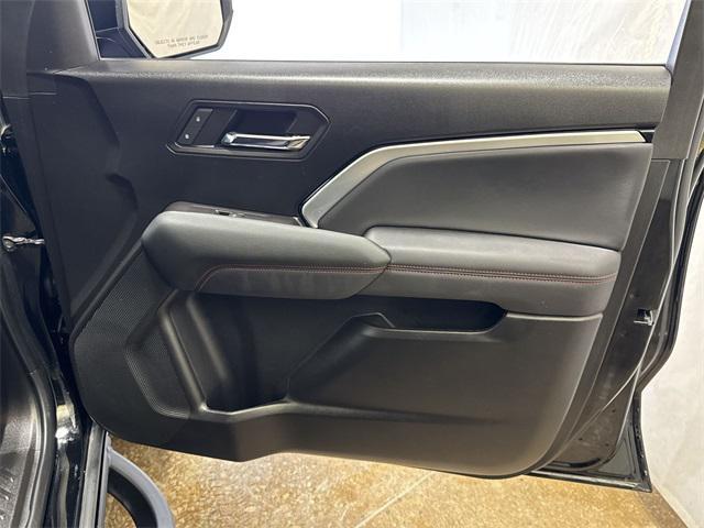 Photo of 2024 Black Chevrolet Colorado