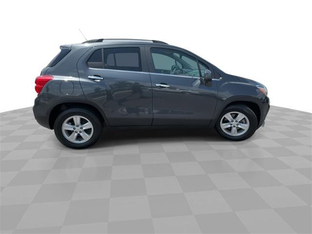 Photo of 2018 Nightfall Gray Chevrolet Trax