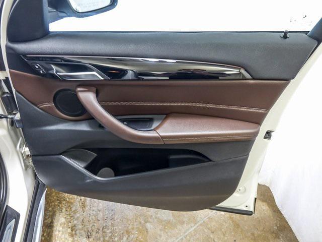 Photo of 2018 Alpine White BMW X1