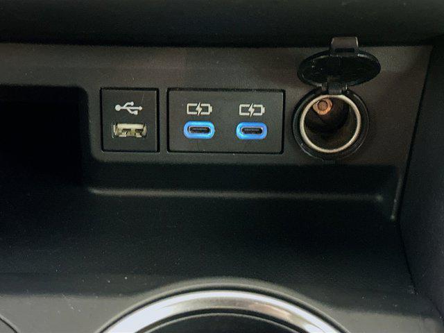Photo of 2022 Midnight Black Metallic Toyota Highlander