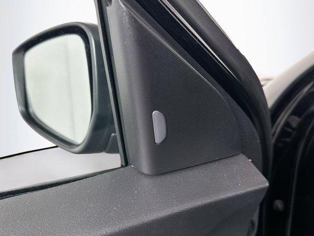 Photo of 2024 Super Black Nissan Kicks