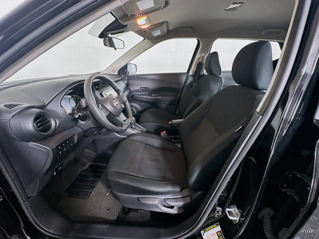 Photo of 2024 Super Black Nissan Kicks