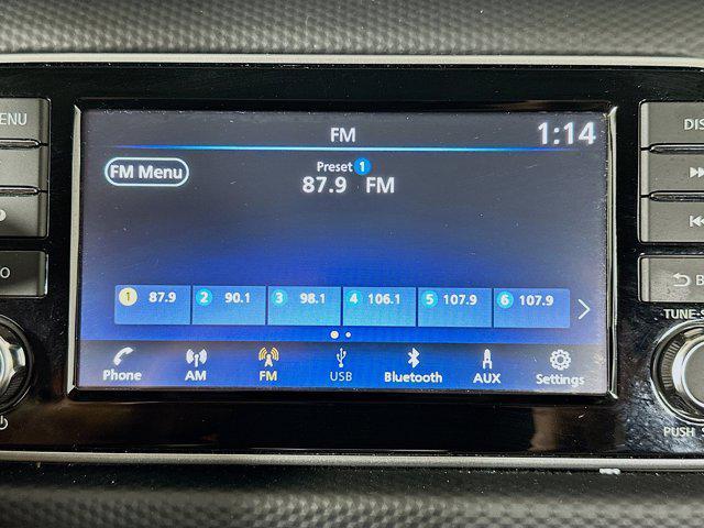 Photo of 2024 Super Black Nissan Kicks