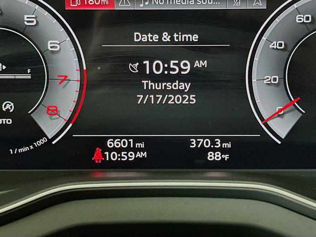 Photo of 2022 Daytona Gray Pearl Effect Audi Q5