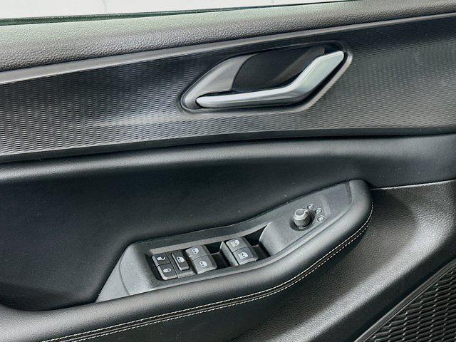 Photo of 2024 Diamond Black Crystal Pearlcoat Jeep Grand Cherokee L